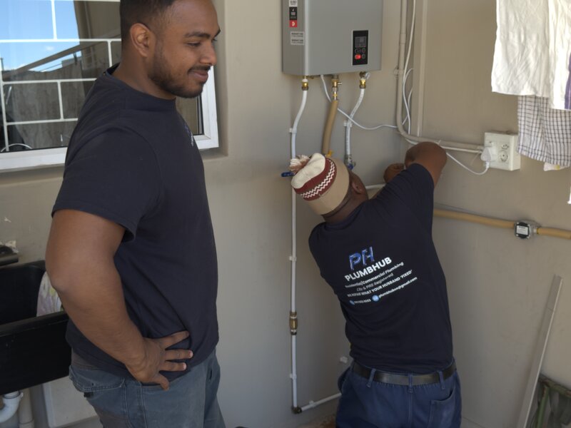Gas geyser installation